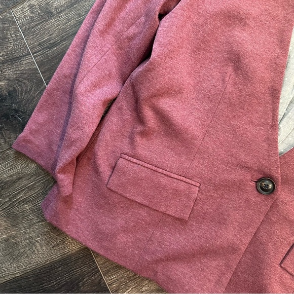 Cartonnier Women's Burgundy Blazer mauve 3/4 sleeve crop style size large - Picture 2 of 5